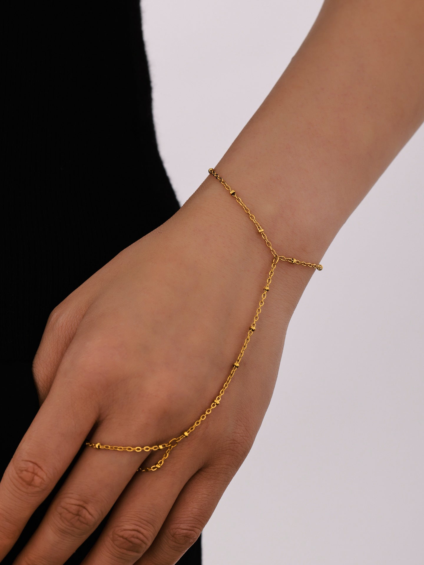 316L Stainless Steel 18K Gold PVD Minimalist Finger Chain Bracelet - Minimalist Gold Finger Chain, European Ins Style Wholesale Stainless Steel Jewelry - Sensitive Skin Friendly - Detail 2