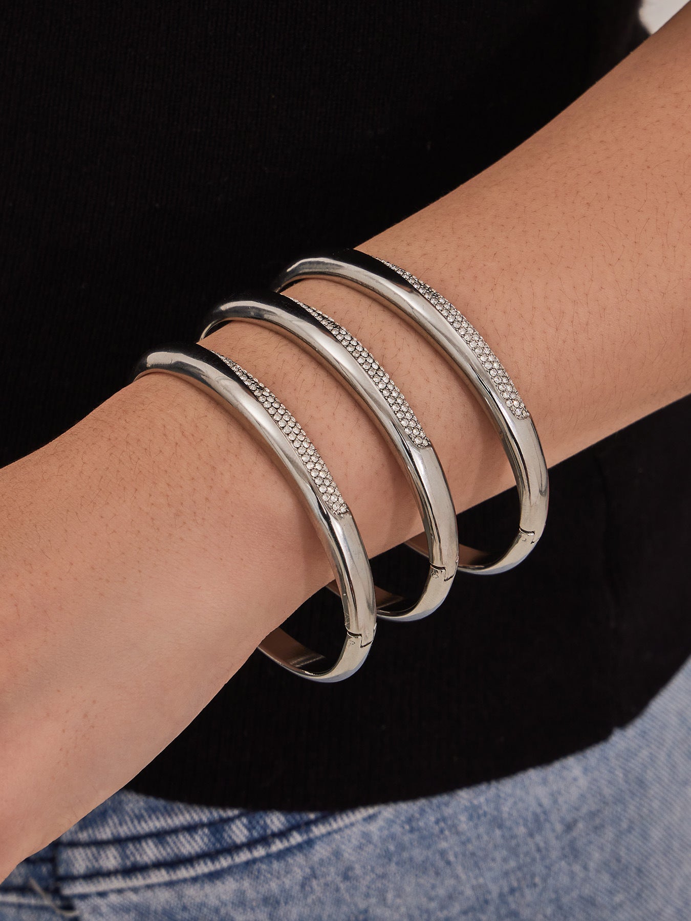 316L Stainless Steel 18K Gold PVD Minimalist Geometric Zircon Bangle - Minimalist Geometric Zircon Bangle Wholesale Stainless Steel Jewelry - Sensitive Skin Friendly - Detail 12