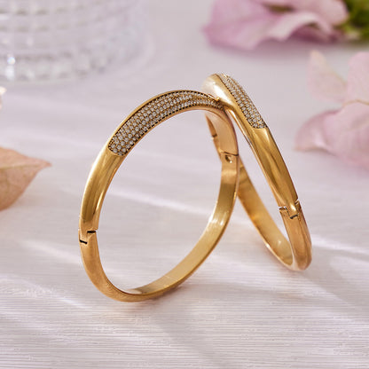 316L Stainless Steel 18K Gold PVD Minimalist Geometric Zircon Bangle - Minimalist Geometric Zircon Bangle Wholesale Stainless Steel Jewelry - Sensitive Skin Friendly - Detail 17