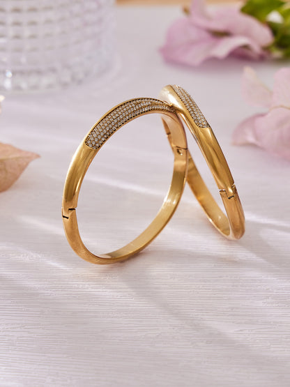 316L Stainless Steel 18K Gold PVD Minimalist Geometric Zircon Bangle - Minimalist Geometric Zircon Bangle Wholesale Stainless Steel Jewelry - Sensitive Skin Friendly - Detail 3