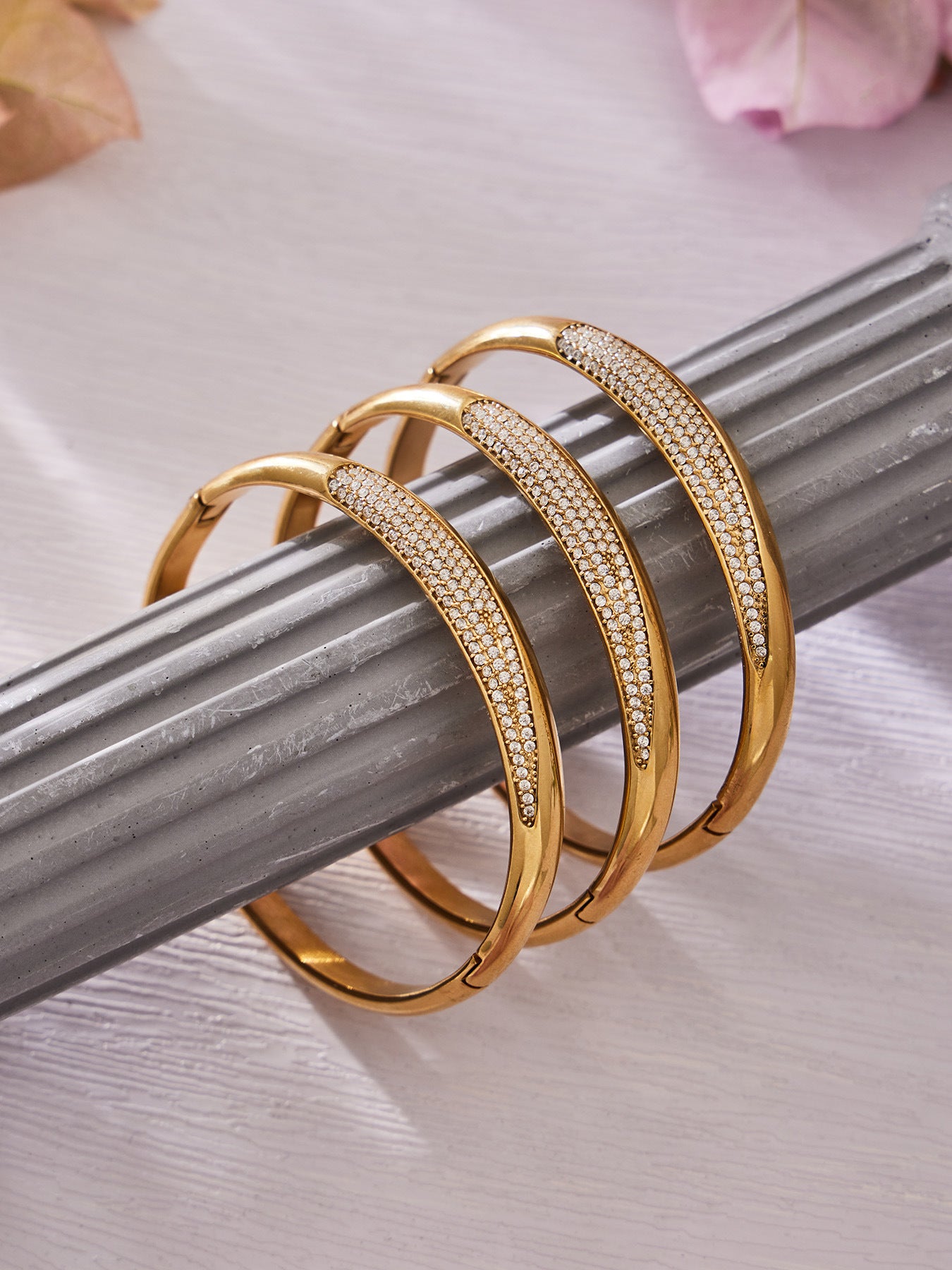 316L Stainless Steel 18K Gold PVD Minimalist Geometric Zircon Bangle - Minimalist Geometric Zircon Bangle Wholesale Stainless Steel Jewelry - Sensitive Skin Friendly - Detail 4