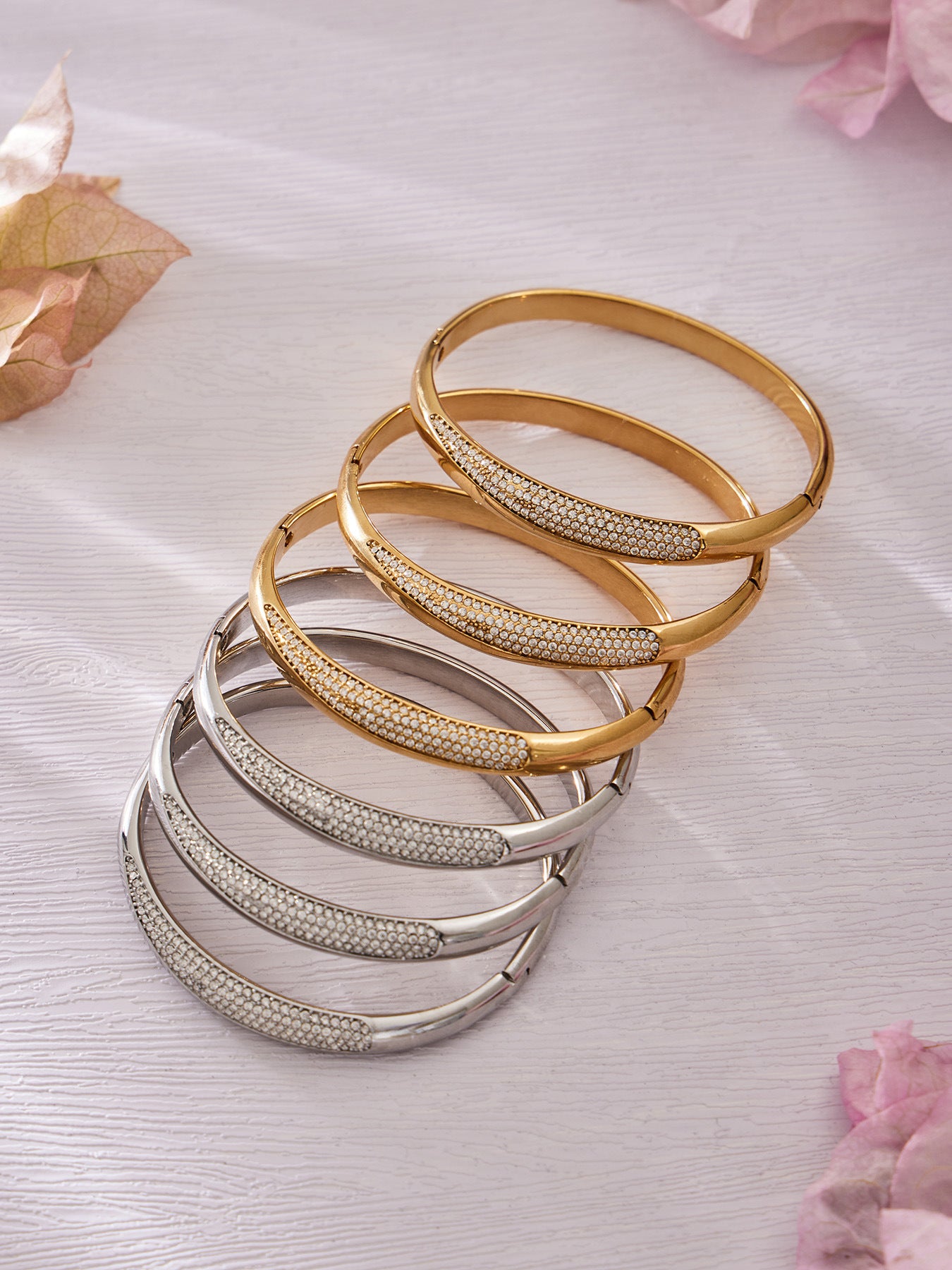 316L Stainless Steel 18K Gold PVD Minimalist Geometric Zircon Bangle - Minimalist Geometric Zircon Bangle Wholesale Stainless Steel Jewelry - Sensitive Skin Friendly - Detail 5