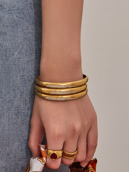 316L Stainless Steel 18K Gold PVD Minimalist Geometric Zircon Bangle - Minimalist Geometric Zircon Bangle Wholesale Stainless Steel Jewelry - Sensitive Skin Friendly - Detail 7