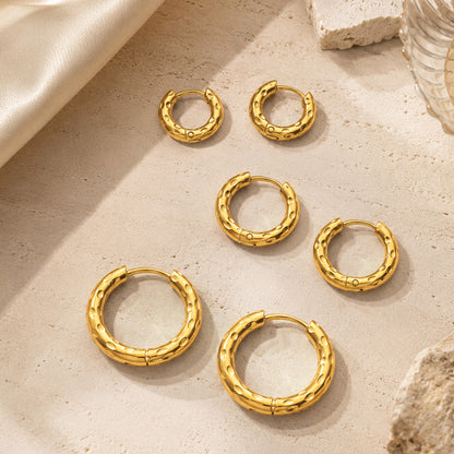 316L Stainless Steel 18K Gold PVD Minimalist Hammered Hoop Earrings - Minimalist Hammered Hoop, Gold Accent, Modern Design Wholesale Stainless Steel Jewelry - Sensitive Skin Friendly - Detail 3