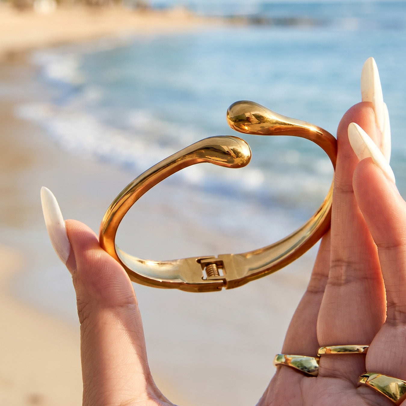 316L Stainless Steel 18K Gold PVD Minimalist Smooth Waterdrop Open Bangle - Minimalist Waterdrop Smooth Open Bangle Wholesale Stainless Steel Jewelry - Sensitive Skin Friendly - Detail 1