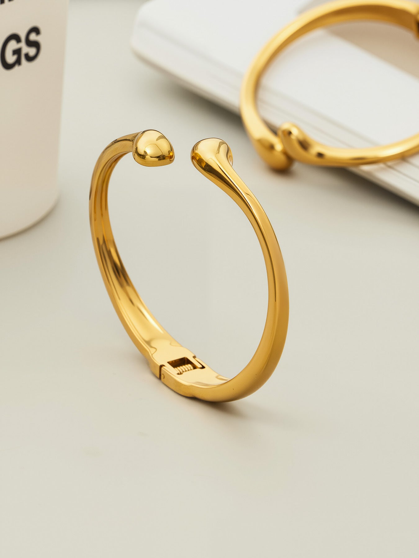 316L Stainless Steel 18K Gold PVD Minimalist Smooth Waterdrop Open Bangle - Minimalist Waterdrop Smooth Open Bangle Wholesale Stainless Steel Jewelry - Sensitive Skin Friendly - Detail 12