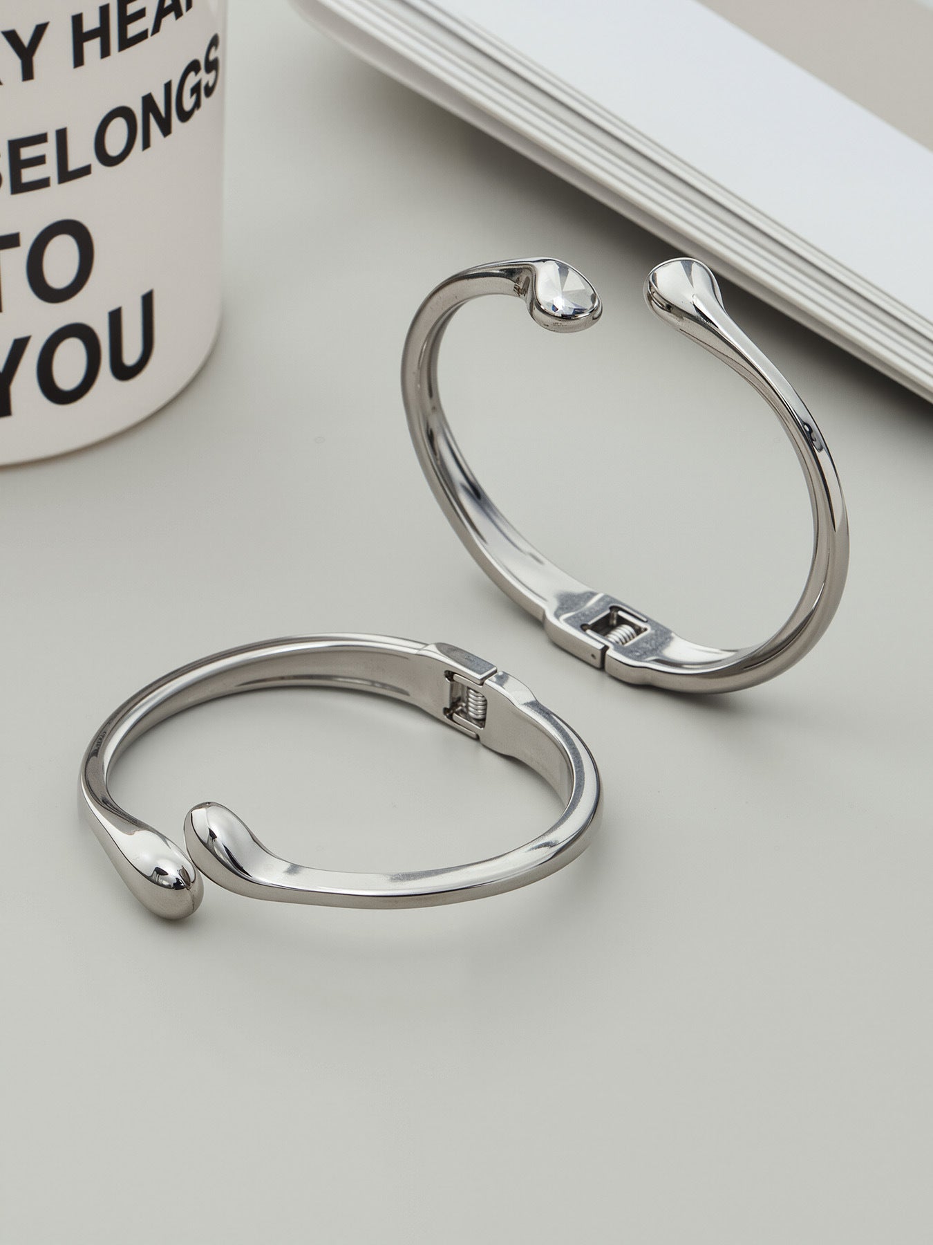316L Stainless Steel 18K Gold PVD Minimalist Smooth Waterdrop Open Bangle - Minimalist Waterdrop Smooth Open Bangle Wholesale Stainless Steel Jewelry - Sensitive Skin Friendly - Detail 16