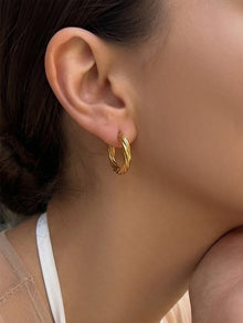 316L Stainless Steel 18K Gold PVD Minimalist Twisted Round Earrings - Twisted Round Hoop, Minimalist, Elegant, Steel, Gold Wholesale Stainless Steel Jewelry - Sensitive Skin Friendly - Detail 10