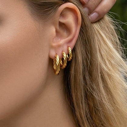 316L Stainless Steel 18K Gold PVD Minimalist Twisted Round Hoop Earrings - Minimalist, Twisted Hoop, Round, Elegant Wholesale Stainless Steel Jewelry - Sensitive Skin Friendly - Detail 16