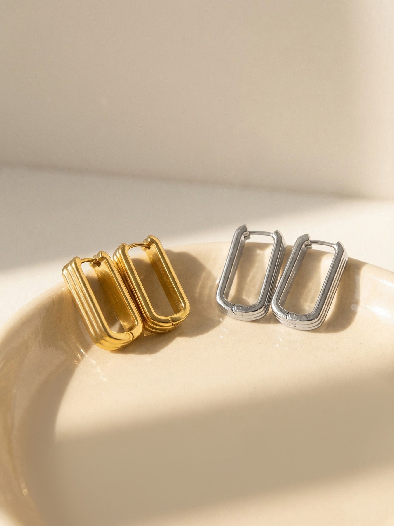 316L Stainless Steel 18K Gold PVD Minimalist U-Shaped Earrings - Minimalist U-Shaped Gold Steel Wholesale Stainless Steel Jewelry - Sensitive Skin Friendly - Detail 14