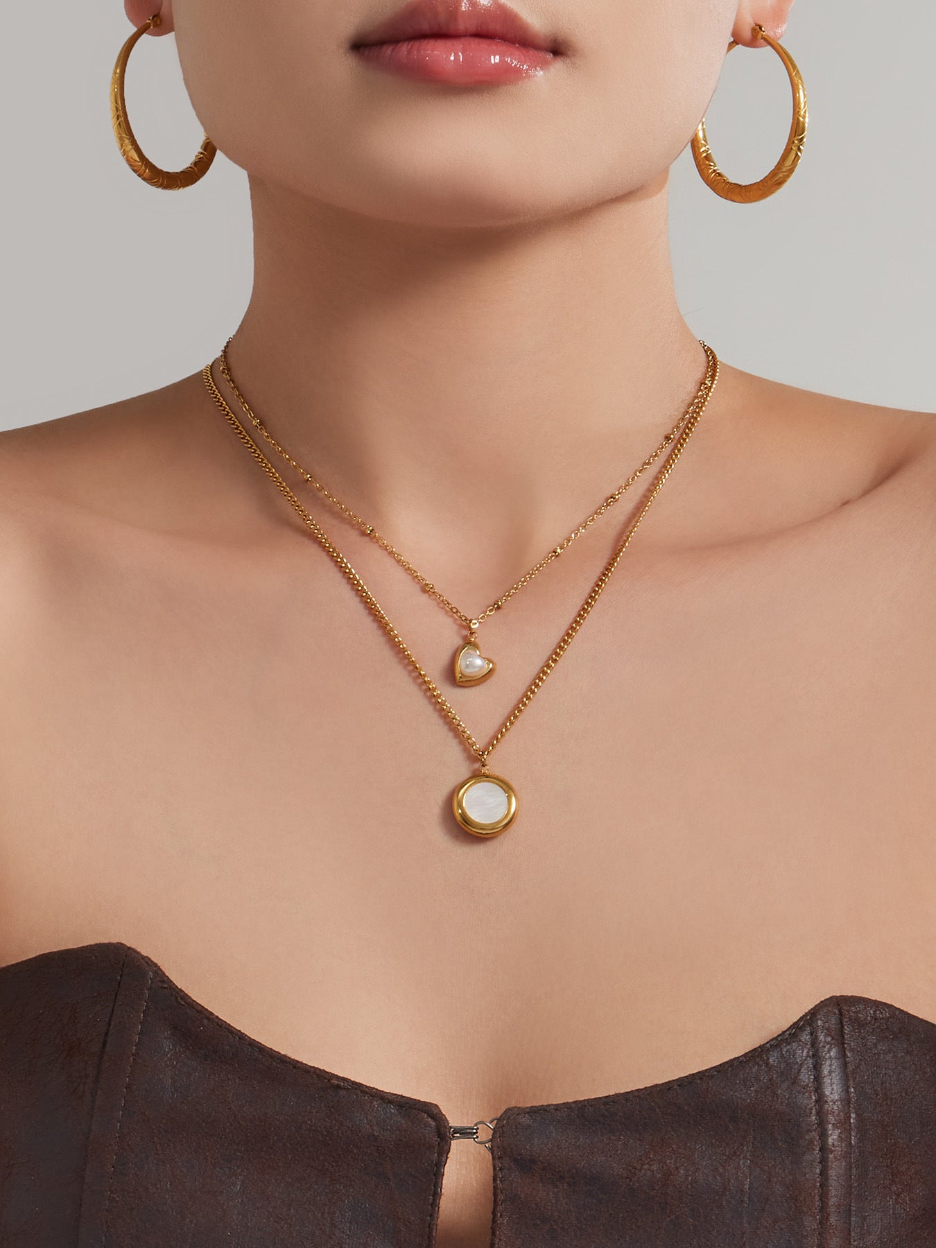 316L Stainless Steel 18K Gold PVD Mother of Pearl Heart Pendant Necklace - Minimalist Gold Heart Mother of Pearl Pendant Necklace Wholesale Stainless Steel Jewelry - Sensitive Skin Friendly - Detail 6