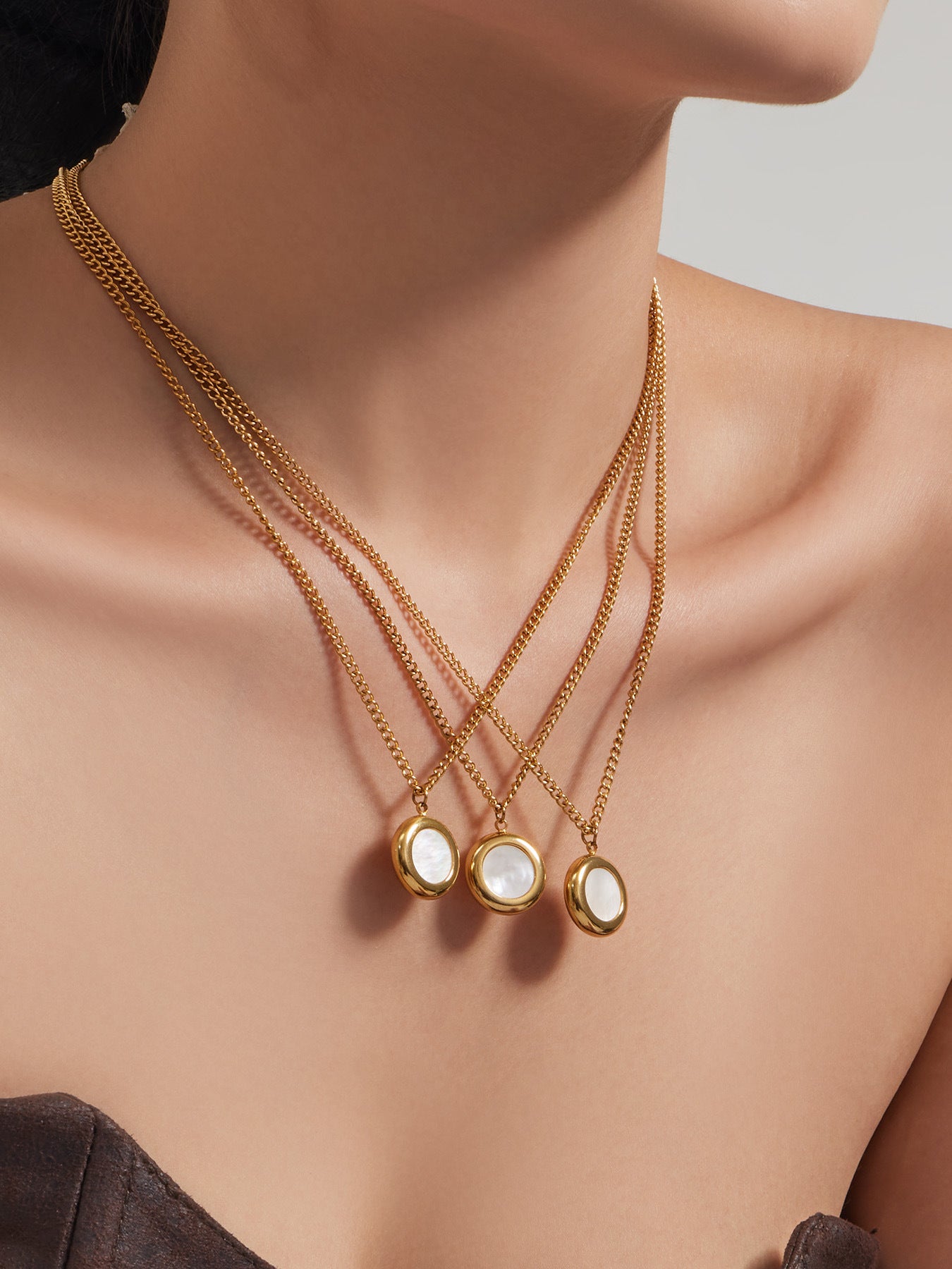 316L Stainless Steel 18K Gold PVD Mother of Pearl Heart Pendant Necklace - Minimalist Gold Heart Mother of Pearl Pendant Necklace Wholesale Stainless Steel Jewelry - Sensitive Skin Friendly - Detail 7