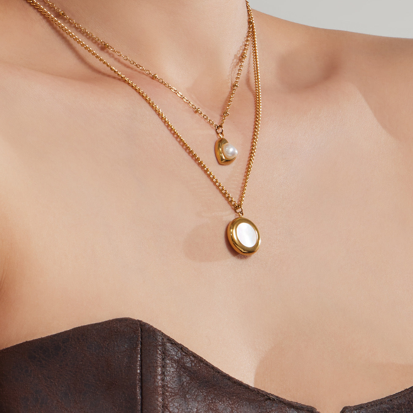 316L Stainless Steel 18K Gold PVD Mother of Pearl Heart Pendant Necklace - Minimalist Gold Heart Mother of Pearl Pendant Necklace Wholesale Stainless Steel Jewelry - Sensitive Skin Friendly - Detail 8