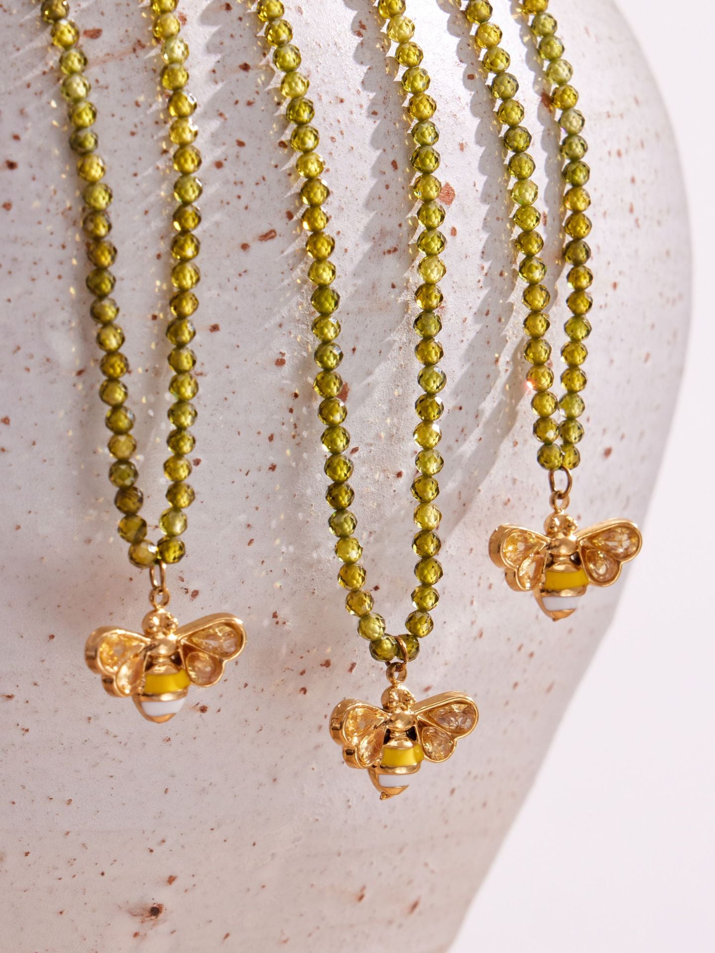 316L Stainless Steel 18K Gold PVD Olive Green Faceted Zircon Bee Pendant Necklace - Olive Green Faceted Zircon Bee Pendant Necklace Wholesale Stainless Steel Jewelry - Sensitive Skin Friendly - Detail 8