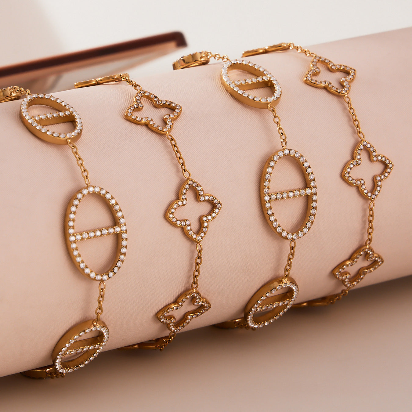 316L Stainless Steel 18K Gold PVD Paved Zircon Four Leaf Clover & Geometric Bracelet - Paved Zircon, Four Leaf Clover, Geometric Sun, Gold Bracelet, Delicate, Elegant Wholesale Stainless Steel Jewelry - Sensitive Skin Friendly - Detail 10