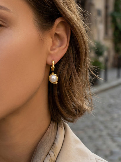 316L Stainless Steel 18K Gold PVD Pearl Drop C-Hoop Earrings - Gold Pearl Drop C-Hoop Earrings, Chic, Elegant, Modern Wholesale Stainless Steel Jewelry - Sensitive Skin Friendly - Detail 4