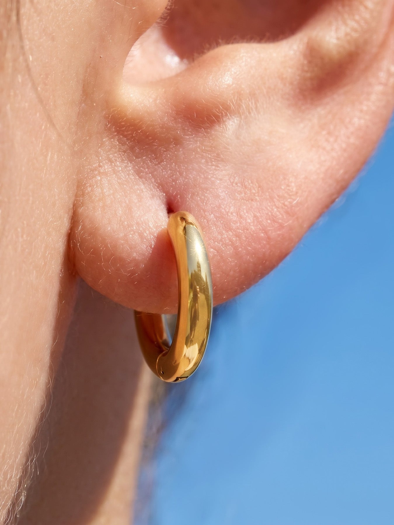 316L Stainless Steel 18K Gold PVD Pearl Round Earrings - Vintage Gold Round Pearl Minimalist Wholesale Stainless Steel Jewelry - Sensitive Skin Friendly - Detail 12