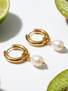 316L Stainless Steel 18K Gold PVD Pearl Round Earrings - Vintage Gold Round Pearl Minimalist Wholesale Stainless Steel Jewelry - Sensitive Skin Friendly - Detail 14
