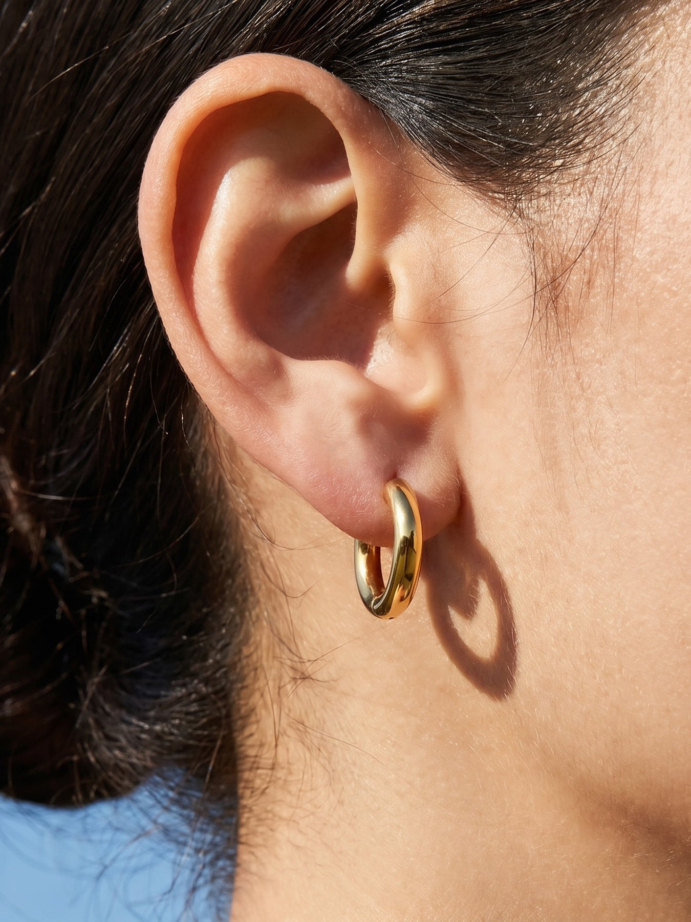 316L Stainless Steel 18K Gold PVD Pearl Round Earrings - Vintage Gold Round Pearl Minimalist Wholesale Stainless Steel Jewelry - Sensitive Skin Friendly - Detail 18
