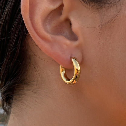 316L Stainless Steel 18K Gold PVD Pearl Round Earrings - Vintage Gold Round Pearl Minimalist Wholesale Stainless Steel Jewelry - Sensitive Skin Friendly - Detail 7