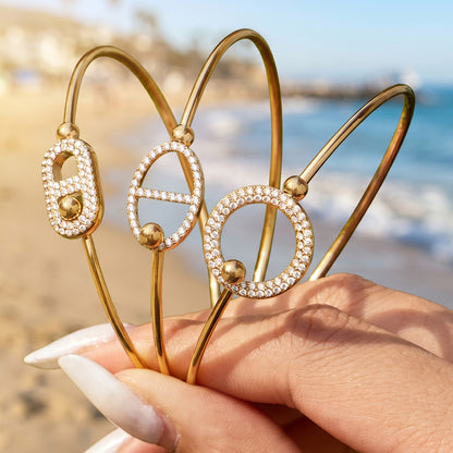 316L Stainless Steel 18K Gold PVD Pig Nose Heart Circle Design Bangle - Minimalist Gold Circle Heart Pig Nose Bangle Wholesale Stainless Steel Jewelry - Sensitive Skin Friendly - Detail 3