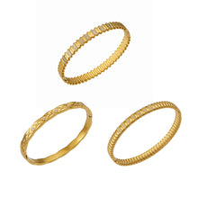 Textured snake chain bangle with diamond-cut pattern and zircon accents, 316L stainless steel 18K gold plated wholesale