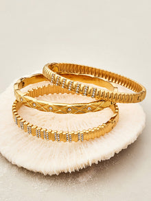 316L Stainless Steel 18K Gold PVD Quilted Snake Bone with Diamond Bangle - Quilted Pattern Snake Bone Diamond Accent Vintage Wholesale Stainless Steel Jewelry - Sensitive Skin Friendly - Detail 15