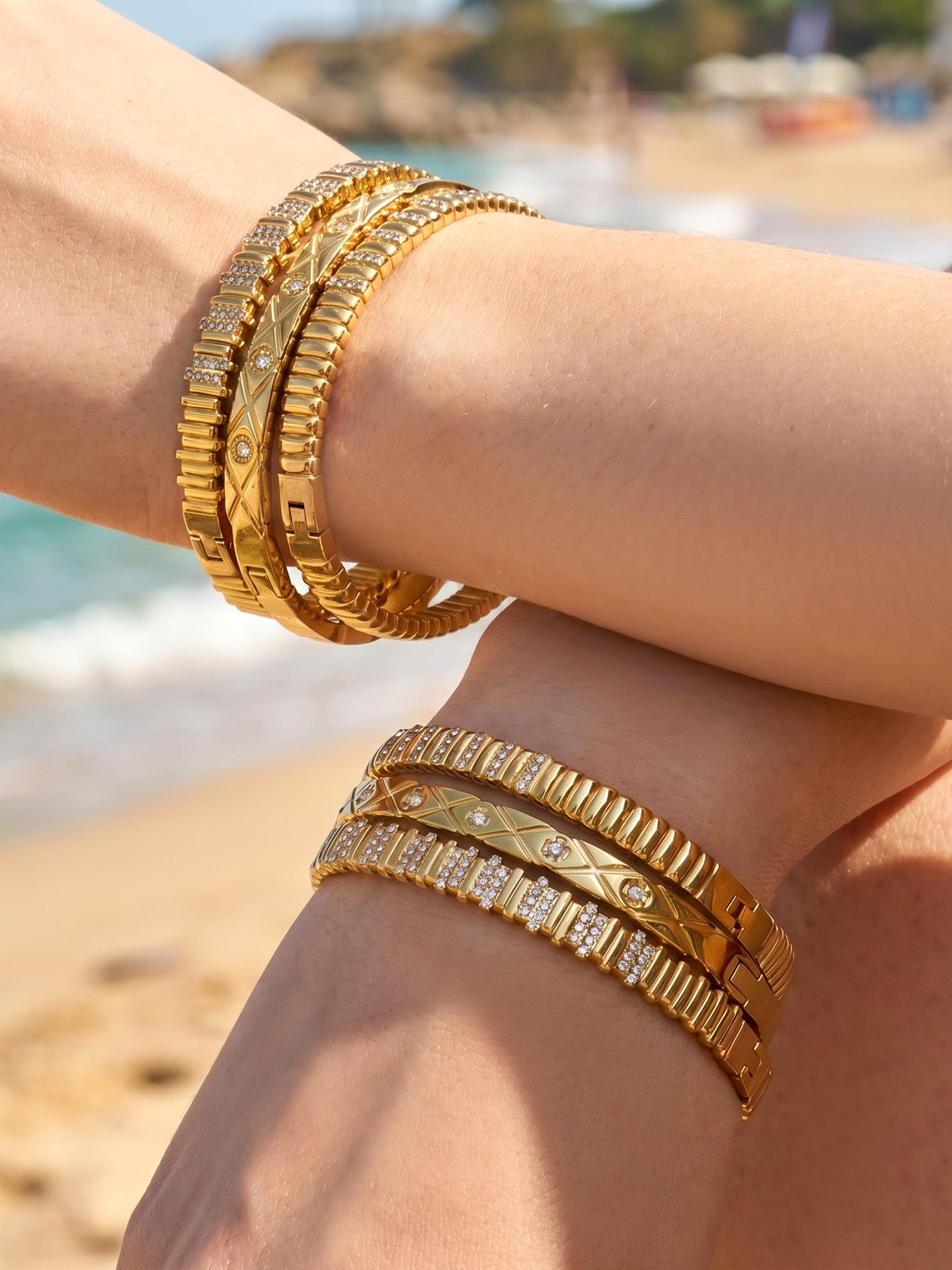 316L Stainless Steel 18K Gold PVD Quilted Snake Bone with Diamond Bangle - Quilted Pattern Snake Bone Diamond Accent Vintage Wholesale Stainless Steel Jewelry - Sensitive Skin Friendly - Detail 7