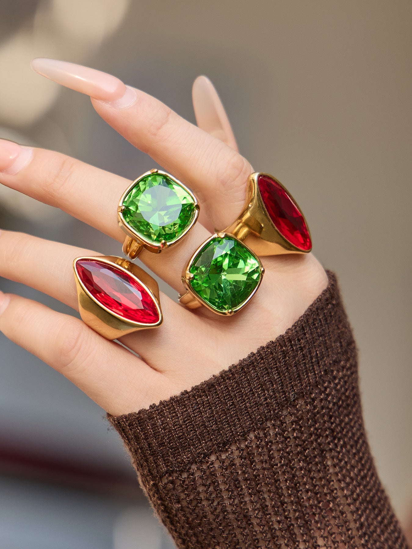 316L Stainless Steel 18K Gold PVD Red Green Glass Stone Light Luxury Ring - Red Green Glass Stone, 18K Gold PVD, Light Luxury Ring, Modern Style Wholesale Stainless Steel Jewelry - Sensitive Skin Friendly - Detail 8