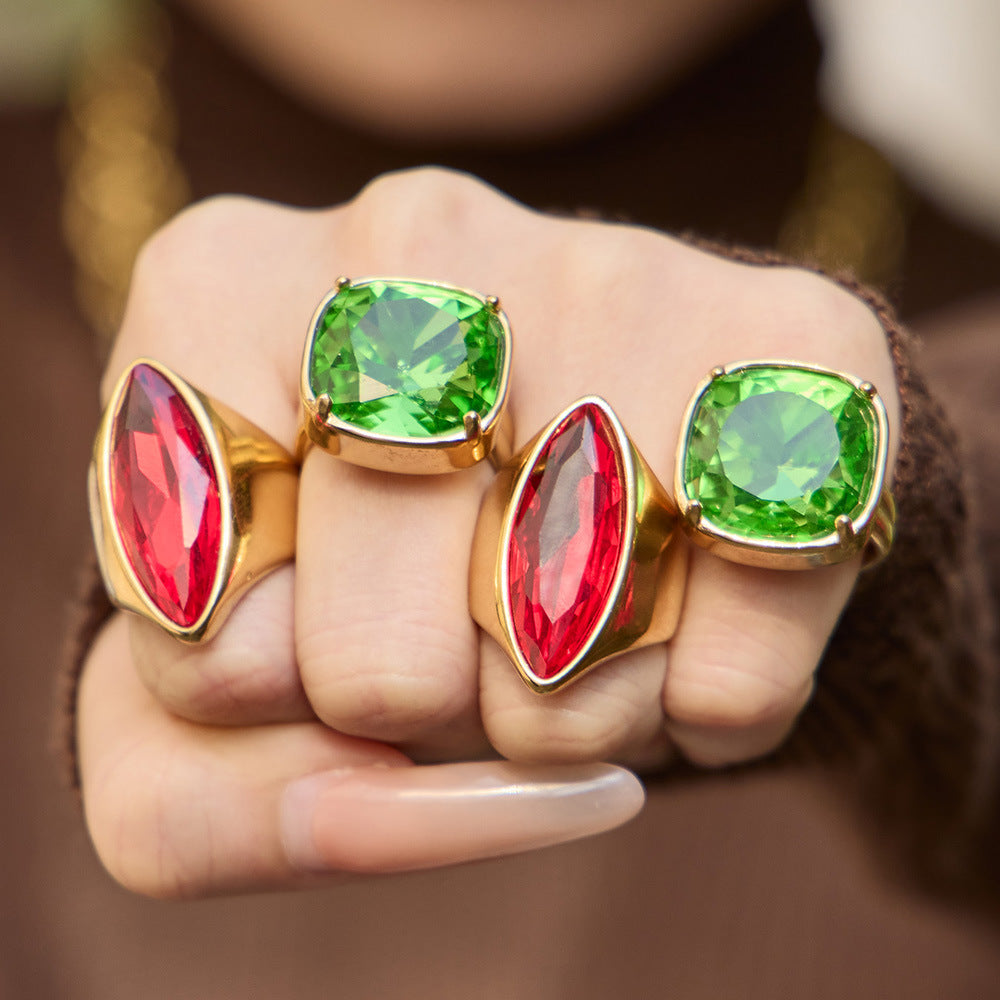 316L Stainless Steel 18K Gold PVD Red Green Glass Stone Light Luxury Ring - Red Green Glass Stone, 18K Gold PVD, Light Luxury Ring, Modern Style Wholesale Stainless Steel Jewelry - Sensitive Skin Friendly - Detail 9