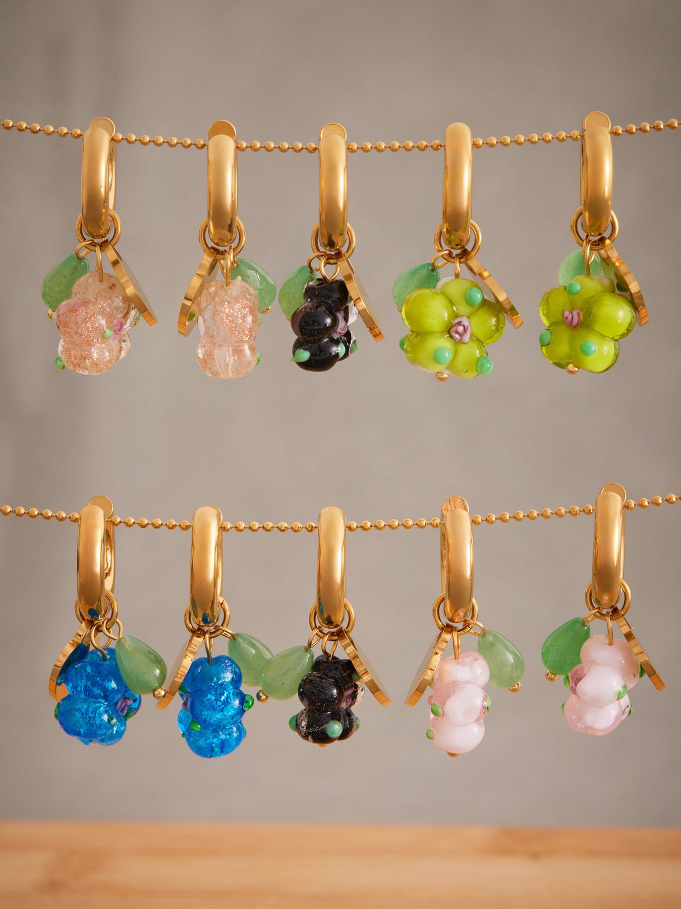 316L Stainless Steel 18K Gold PVD Resin Flower Agate Pendant Hoop Earrings - Sweet Floral Resin Agate Hoop Earrings Wholesale Stainless Steel Jewelry - Sensitive Skin Friendly - Detail 2