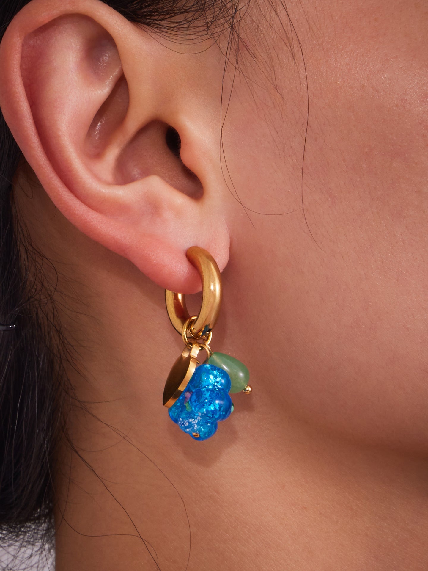 316L Stainless Steel 18K Gold PVD Resin Flower Agate Pendant Hoop Earrings - Sweet Floral Resin Agate Hoop Earrings Wholesale Stainless Steel Jewelry - Sensitive Skin Friendly - Detail 8