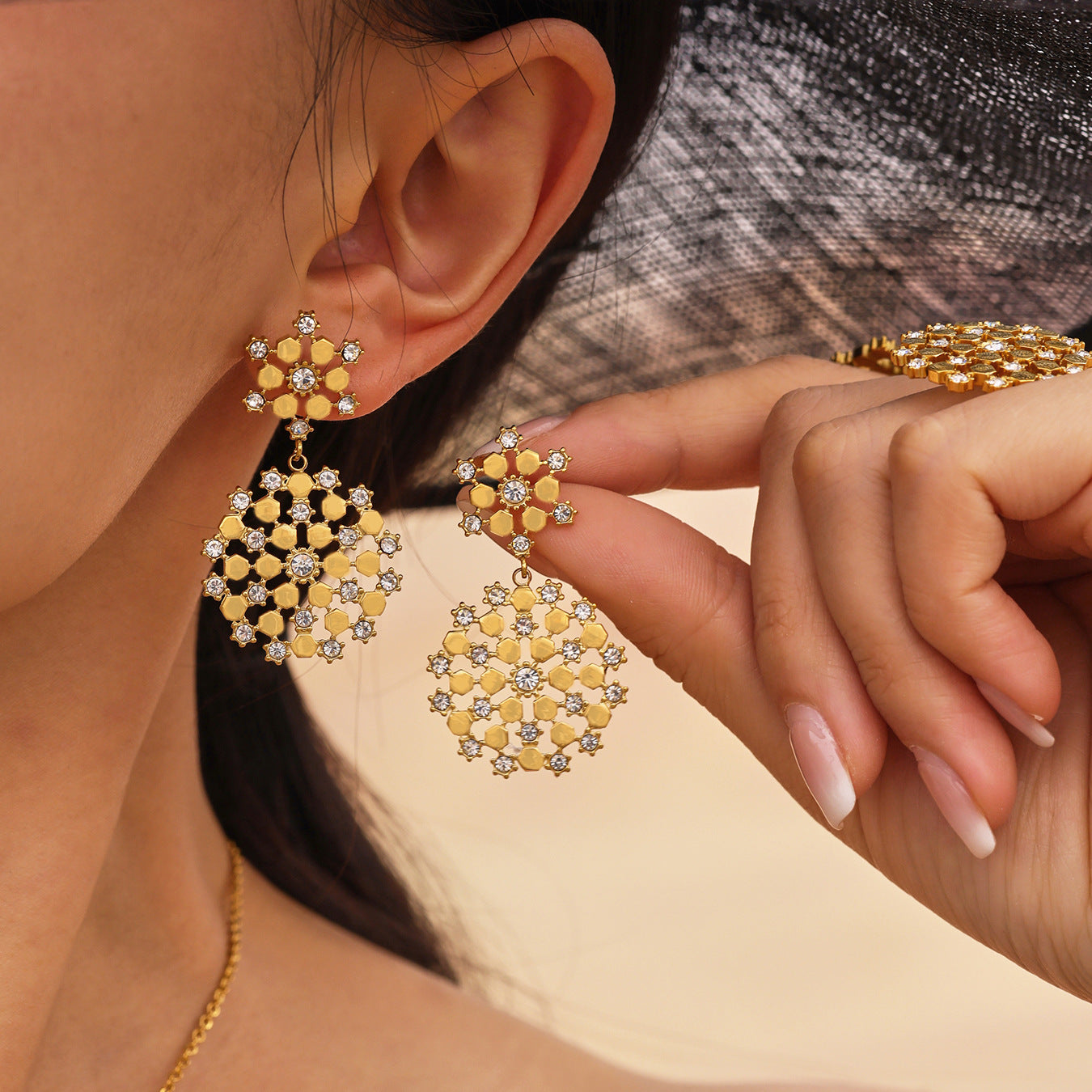 316L Stainless Steel 18K Gold PVD Snowflake Czech Zircon Jewelry Set - Gold Snowflake Zircon Wholesale Stainless Steel Jewelry - Sensitive Skin Friendly - Detail 2