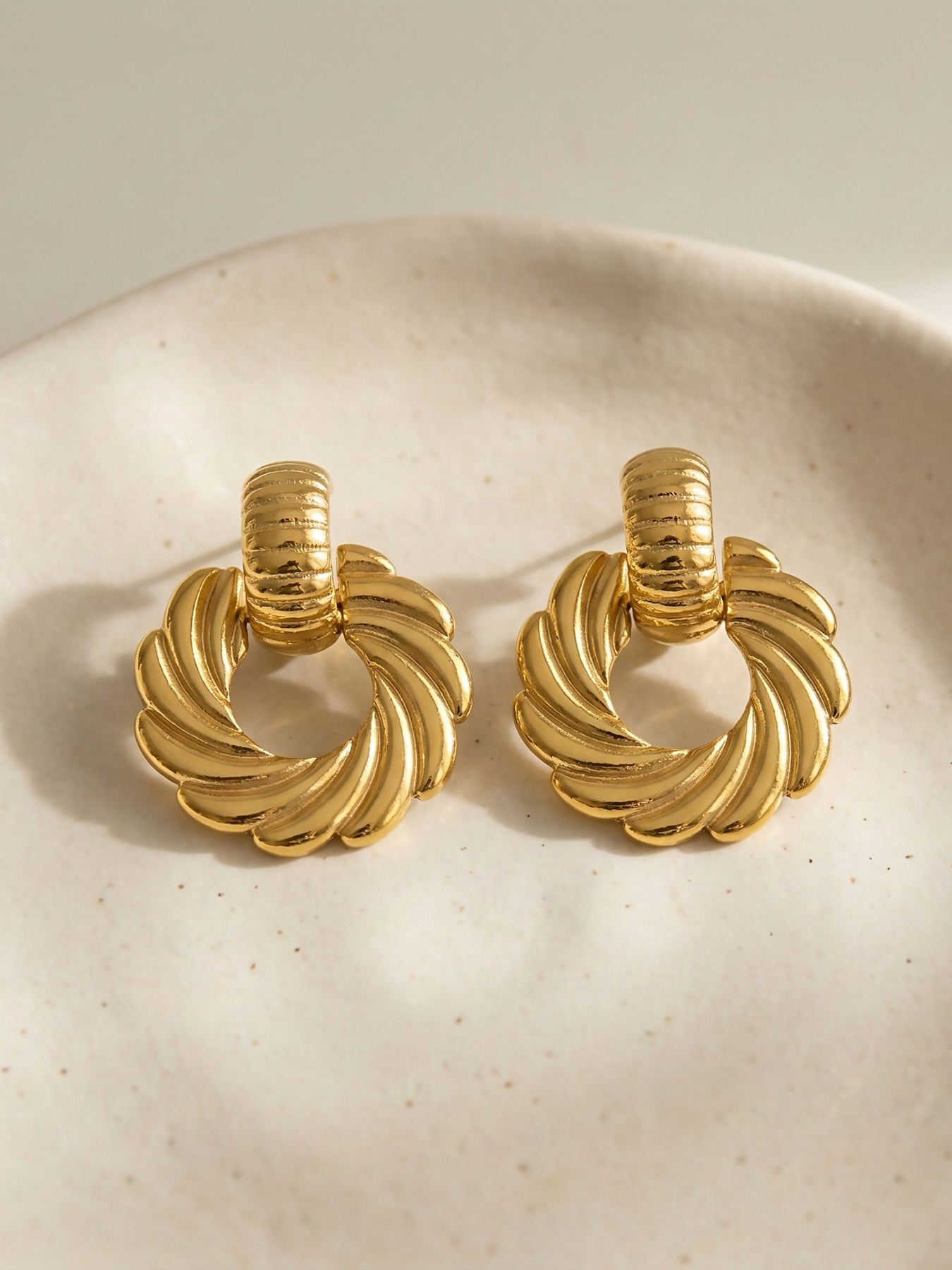 316L Stainless Steel 18K Gold PVD Spiral Twist Earrings - Spiral Twist, Chic, Elegant Wholesale Stainless Steel Jewelry - Sensitive Skin Friendly - Detail 14