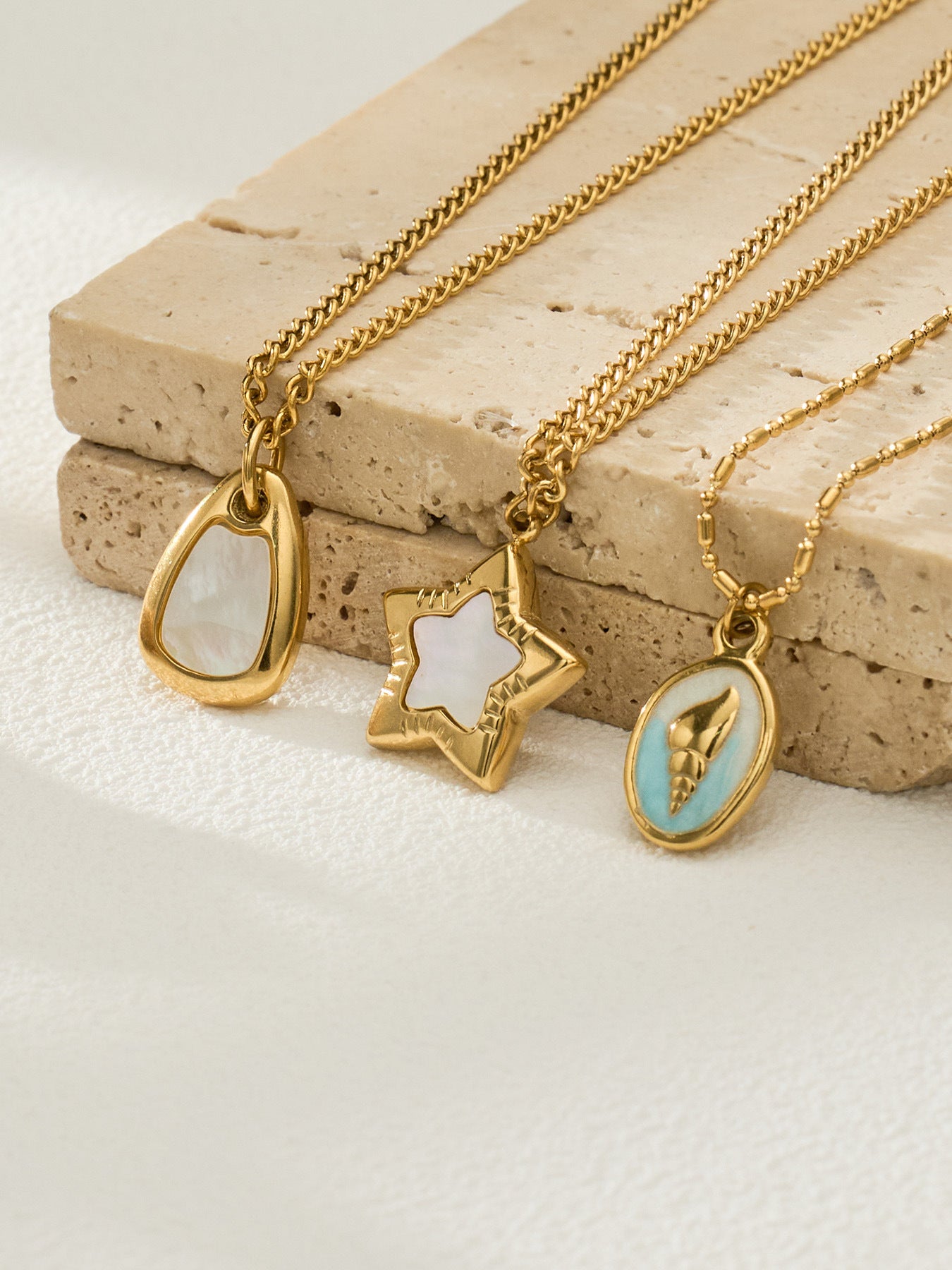 316L Stainless Steel 18K Gold PVD Star Shell Enamel Pendant Necklace - Star Shell Enamel, Coastal Chic, Delicate Design, French Light Luxury Wholesale Stainless Steel Jewelry - Sensitive Skin Friendly - Detail 11