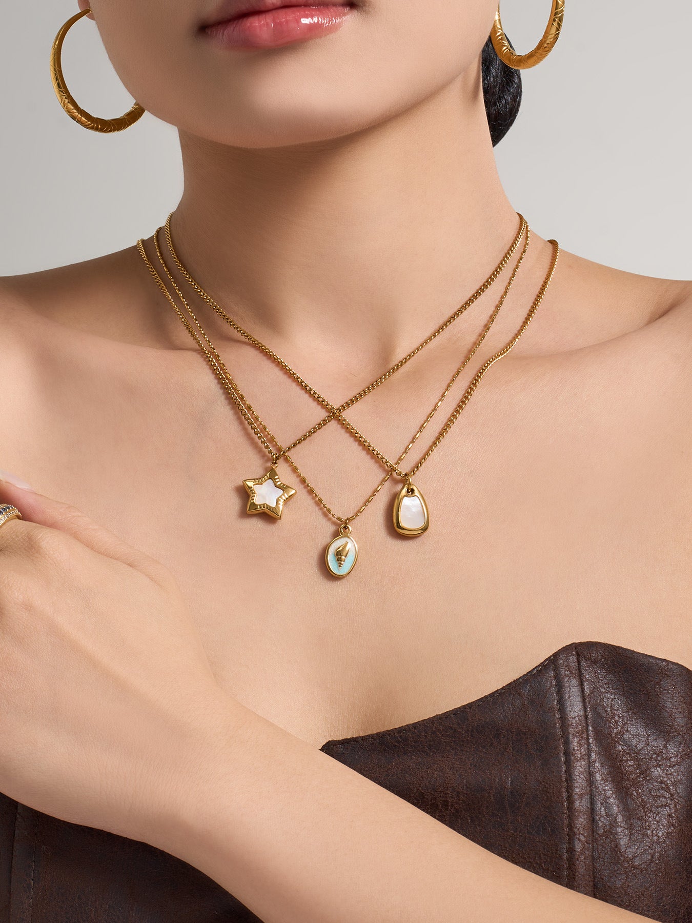 316L Stainless Steel 18K Gold PVD Star Shell Enamel Pendant Necklace - Star Shell Enamel, Coastal Chic, Delicate Design, French Light Luxury Wholesale Stainless Steel Jewelry - Sensitive Skin Friendly - Detail 8