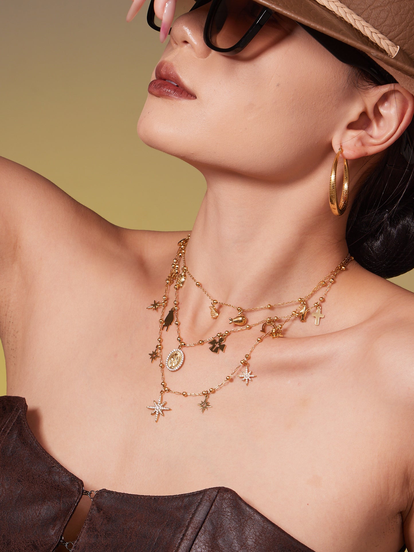 316L Stainless Steel 18K Gold PVD Starburst Pavé Zircon Pendant Necklace - Starburst Pendant, Pavé Zircon, Celestial, Modern, Gold, Steel Wholesale Stainless Steel Jewelry - Sensitive Skin Friendly - Detail 3