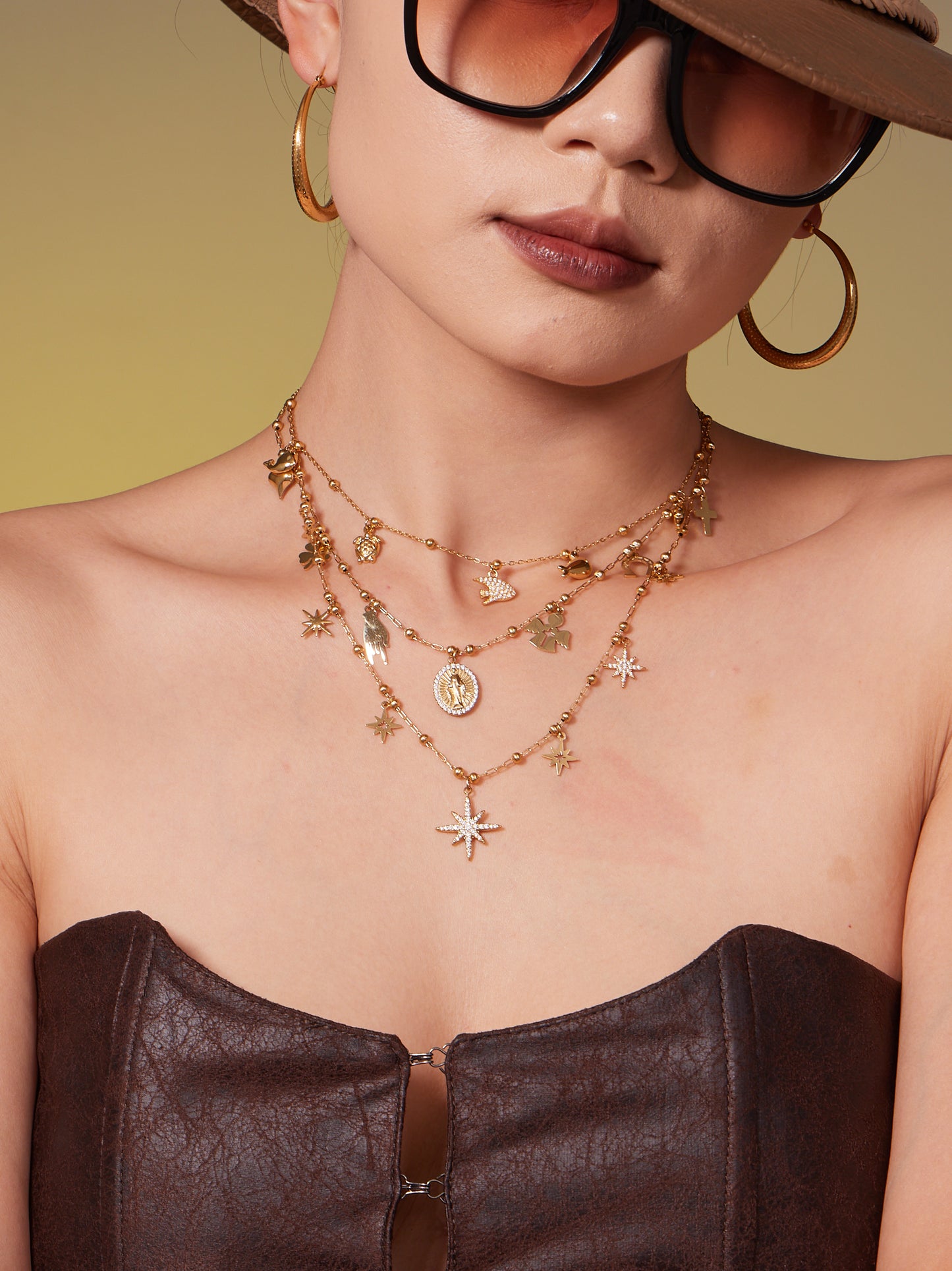 316L Stainless Steel 18K Gold PVD Starburst Pavé Zircon Pendant Necklace - Starburst Pendant, Pavé Zircon, Celestial, Modern, Gold, Steel Wholesale Stainless Steel Jewelry - Sensitive Skin Friendly - Detail 5