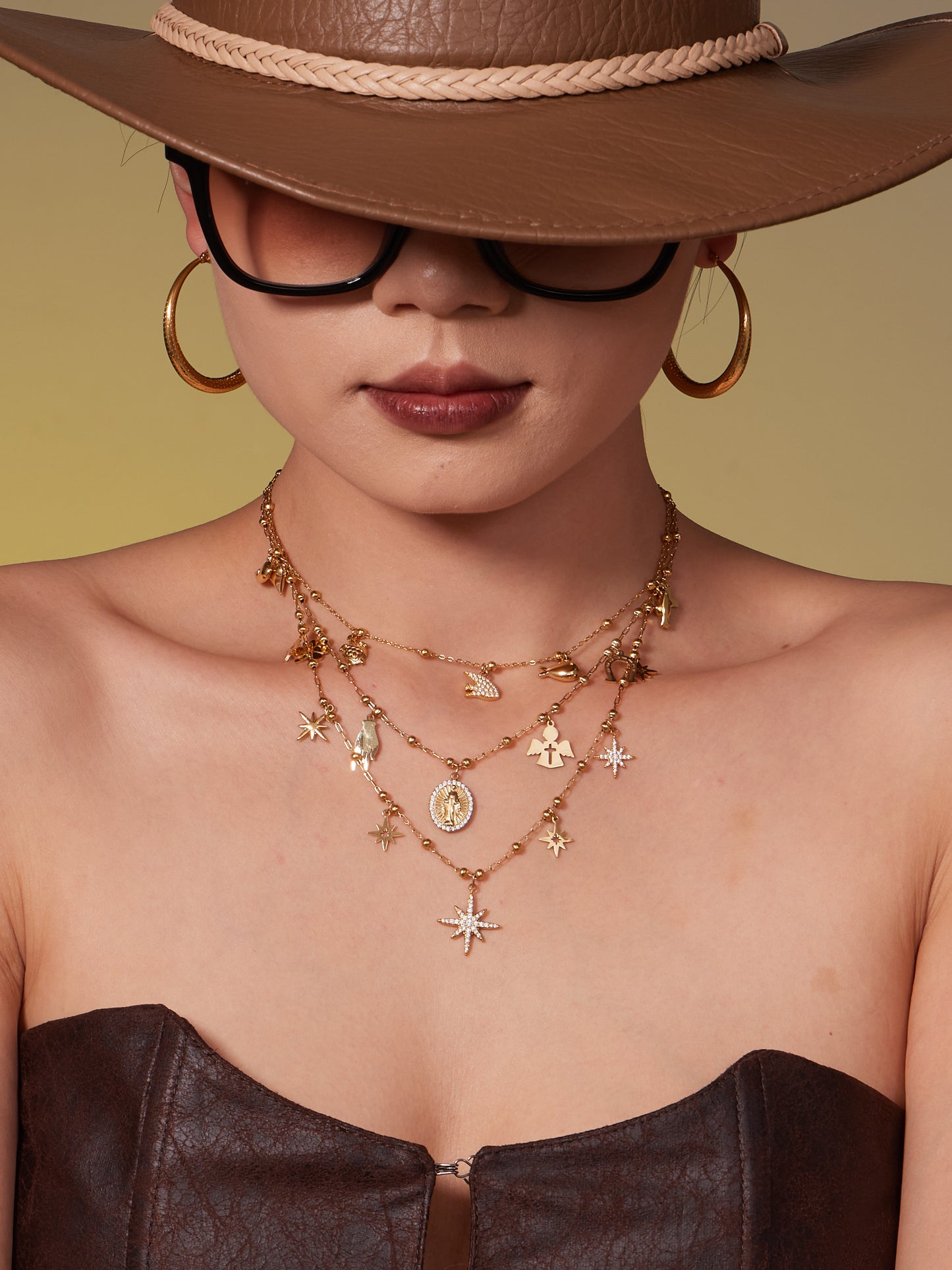 316L Stainless Steel 18K Gold PVD Starburst Pavé Zircon Pendant Necklace - Starburst Pendant, Pavé Zircon, Celestial, Modern, Gold, Steel Wholesale Stainless Steel Jewelry - Sensitive Skin Friendly - Detail 6