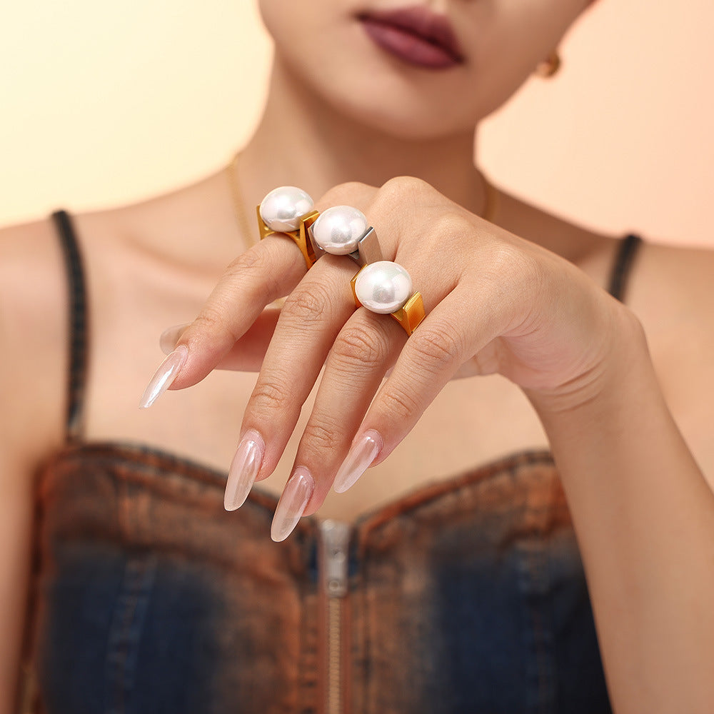 316L Stainless Steel 18K Gold PVD Statement Shell Pearl Ring - Statement Shell Pearl Ring, Exaggerated Pearl Ring, Light Luxury Ring, Modern Temperament Ring Wholesale Stainless Steel Jewelry - Sensitive Skin Friendly - Detail 2