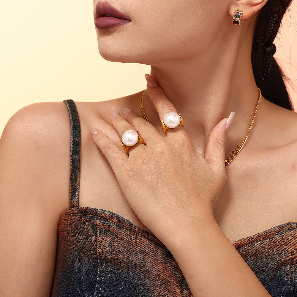 316L Stainless Steel 18K Gold PVD Statement Shell Pearl Ring - Statement Shell Pearl Ring, Exaggerated Pearl Ring, Light Luxury Ring, Modern Temperament Ring Wholesale Stainless Steel Jewelry - Sensitive Skin Friendly - Detail 4