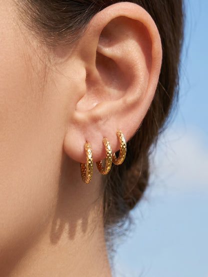 316L Stainless Steel 18K Gold PVD Striped Hoop Earrings - Striped Hoop Lightweight Minimalist Modern Wholesale Stainless Steel Jewelry - Sensitive Skin Friendly - Detail 9