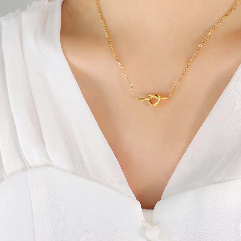 316L Stainless Steel 18K Gold PVD Sweetheart Knotted Heart Pendant Necklace - Sweetheart Knotted Heart Pendant Minimalist Romantic Necklace Wholesale Stainless Steel Jewelry - Sensitive Skin Friendly - Detail 2