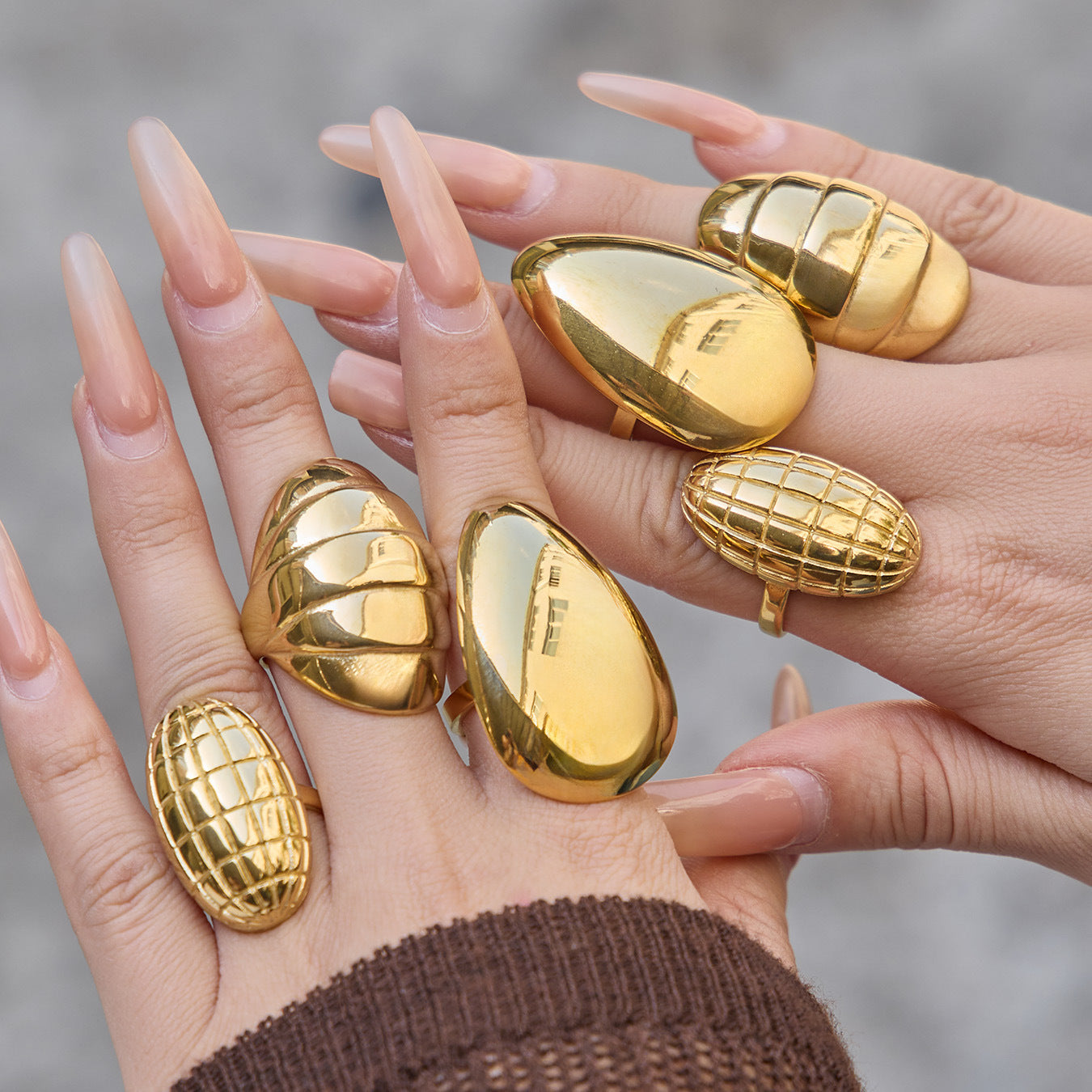 316L Stainless Steel 18K Gold PVD Textured Oval Drop Ring - Textured Oval Drop Ring Wholesale Stainless Steel Jewelry - Sensitive Skin Friendly - Detail 18