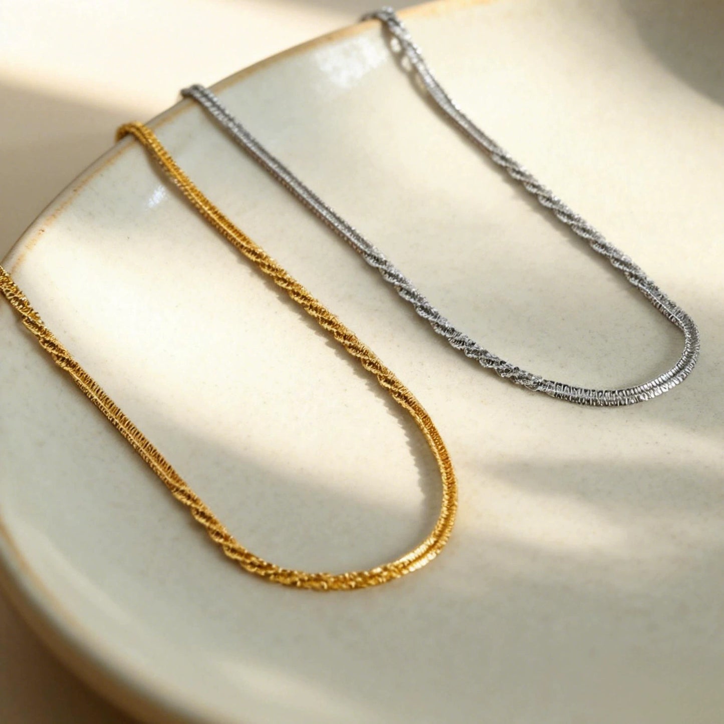 316L Stainless Steel 18K Gold PVD Twisted Chain Minimalist Bracelet & Necklace - Twisted Chain Metallic Texture Minimalist Gold Jewelry Modern Coastal Style Wholesale Stainless Steel Jewelry - Sensitive Skin Friendly - Detail 3
