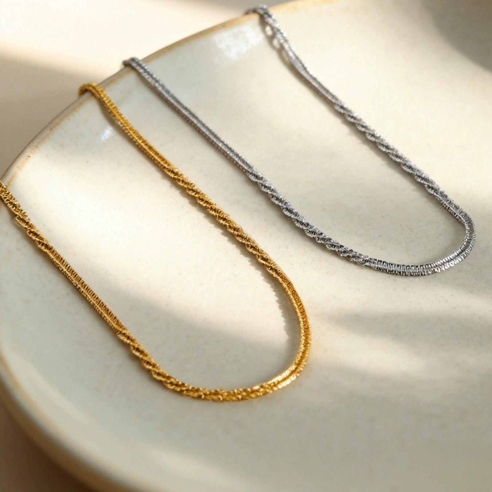 316L Stainless Steel 18K Gold PVD Twisted Chain Minimalist Bracelet & Necklace - Twisted Chain Metallic Texture Minimalist Gold Jewelry Modern Coastal Style Wholesale Stainless Steel Jewelry - Sensitive Skin Friendly - Detail 3