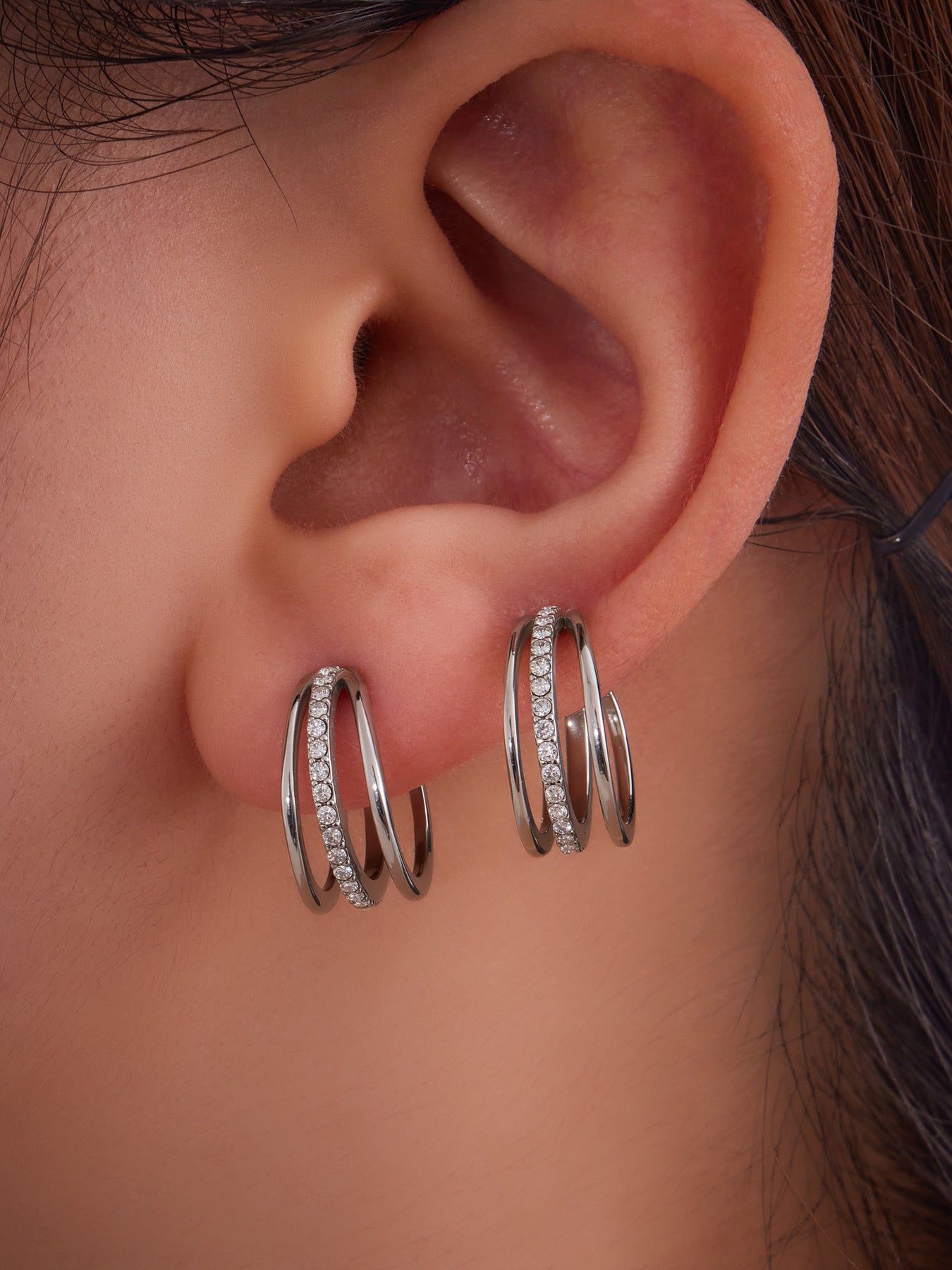 316L Stainless Steel 18K Gold PVD Twisted Three-Layer Zircon Ear Cuff Earrings - Twisted Three-Layer Zircon Ear Cuff Wholesale Stainless Steel Jewelry - Sensitive Skin Friendly - Detail 5
