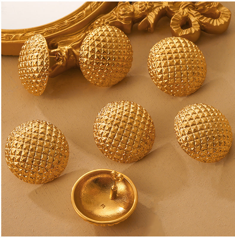 316L Stainless Steel 18K Gold PVD Vintage Elegant Round Relief Diamond Grid Earrings - Vintage Round Relief Diamond Grid Earrings Wholesale Stainless Steel Jewelry - Sensitive Skin Friendly - Detail 4