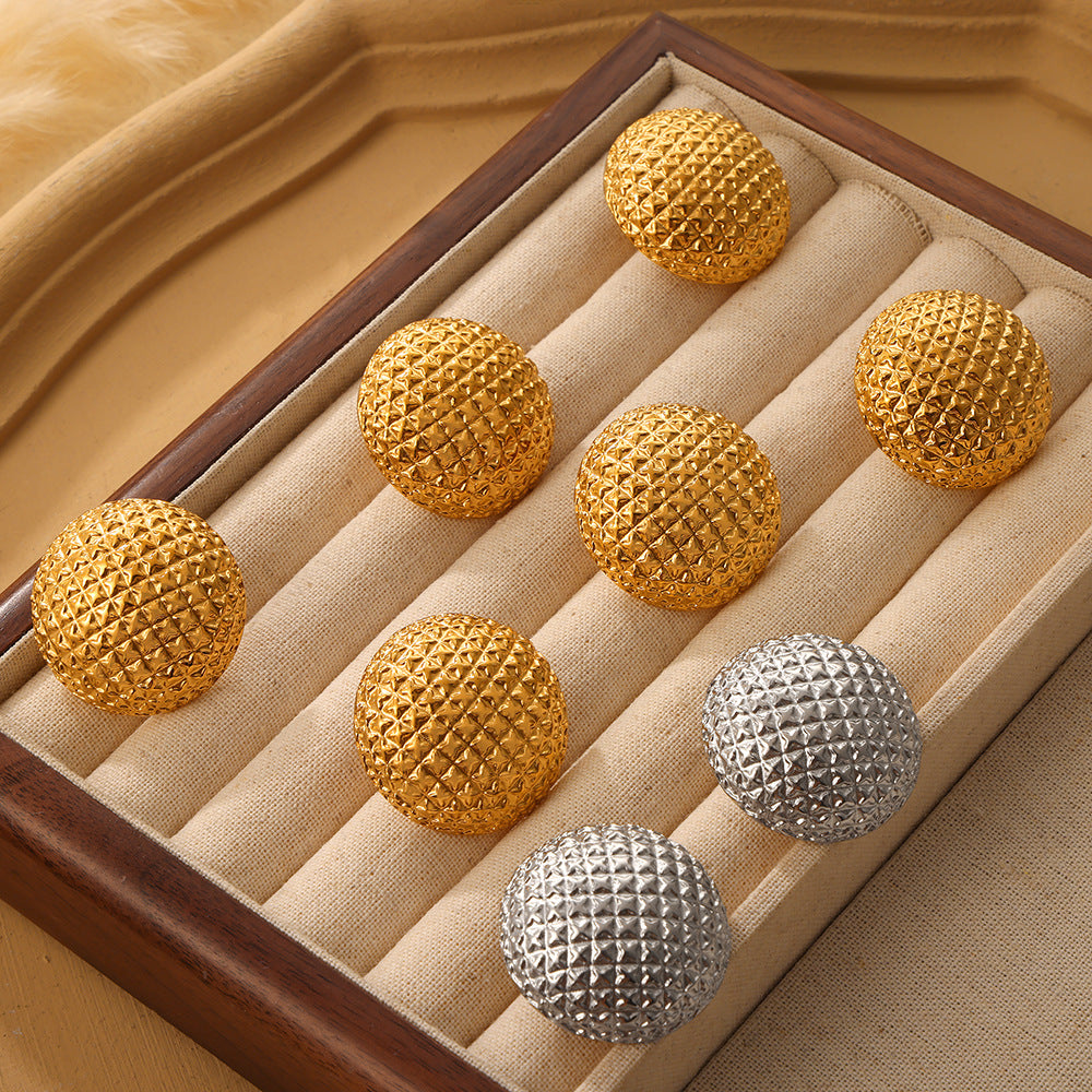 316L Stainless Steel 18K Gold PVD Vintage Elegant Round Relief Diamond Grid Earrings - Vintage Round Relief Diamond Grid Earrings Wholesale Stainless Steel Jewelry - Sensitive Skin Friendly - Detail 6