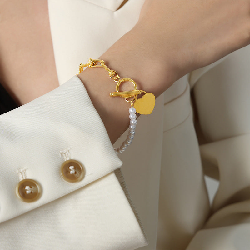 316L Stainless Steel 18K Gold PVD Vintage Heart Charm Shell Pearl Bracelet - Vintage Heart Charm, Shell Pearl, Link Chain Bracelet, Gold, Steel Wholesale Stainless Steel Jewelry - Sensitive Skin Friendly - Detail 2